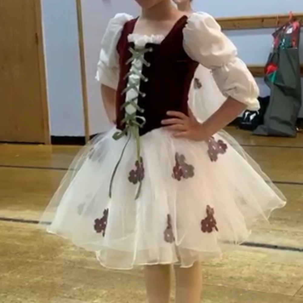 Dance Costume - Children’s Intermediate (7/8)